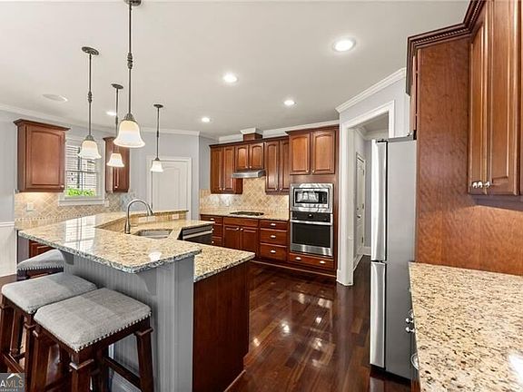 5th image of 872 Pathview Ct