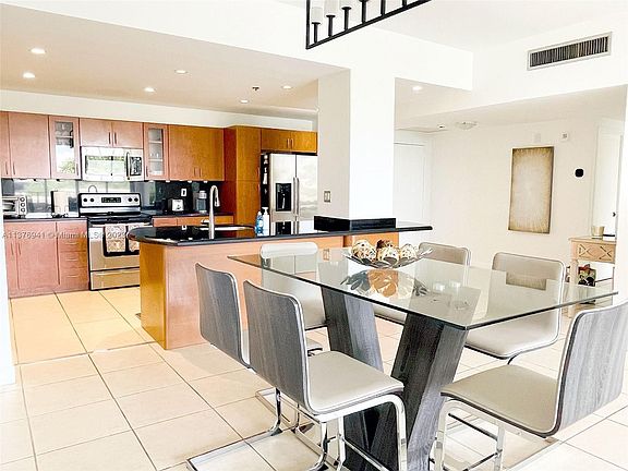 5th image of 251 Crandon Blvd APT 308