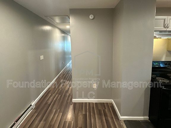 4th image of 1362 E Trigg Ave