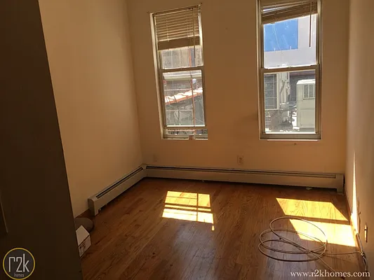 Rented by Realty 2000 Corp | media 16
