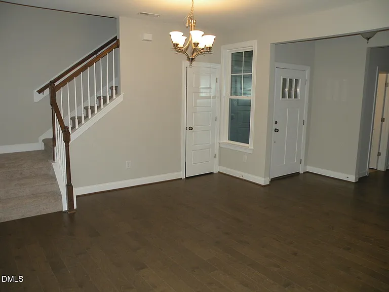 132 Tree Hill Ln — Photo 6