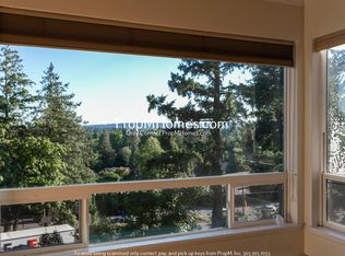 8400 SW Canyon Ln APT 17, Portland, OR 97225