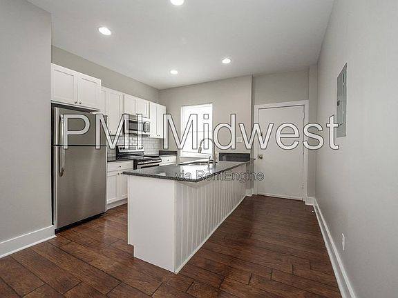 3rd image of 2029 N College Ave APT E