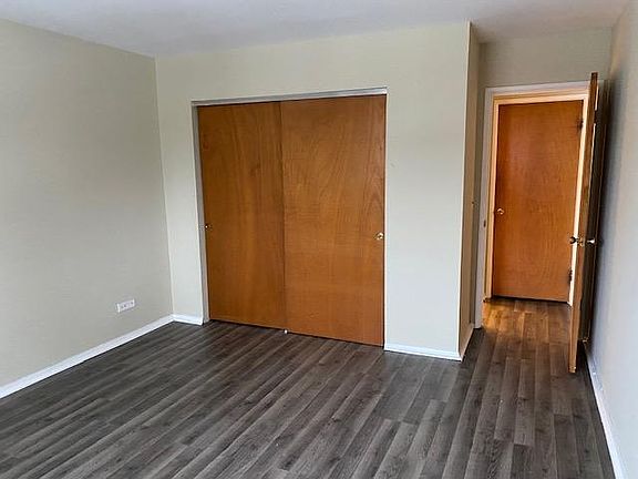4th image of 110 N Dryden Pl APT 2B