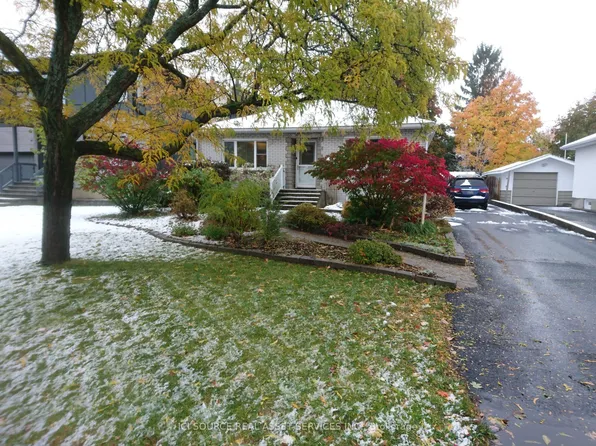 312 Mountbatten Ave, Ottawa, ON K1H 5W3