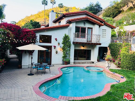 5th image of 2134 Benedict Canyon Dr