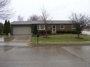 3775 Welu Dr, Dubuque, IA 52002