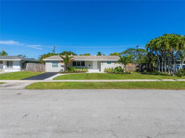 10061 SW 158th Ter, Miami, FL 33157