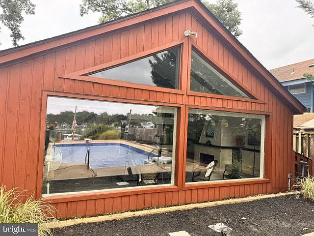 4 bed, 2.0 bath, 1566 sqft, $3,000 — Photo 1