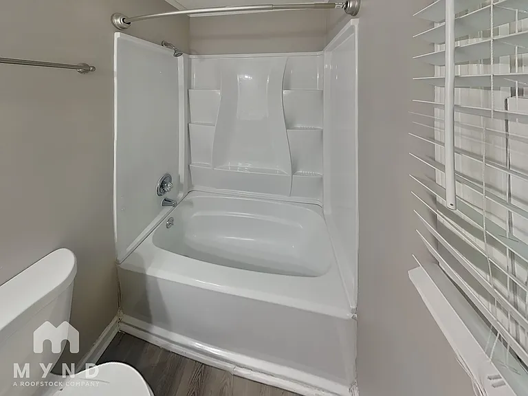 907 Briar Ct — Photo 15