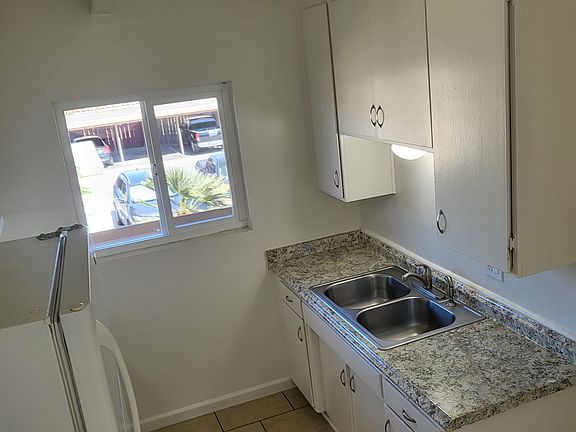 3rd image of 317 W Park Ave APT 206