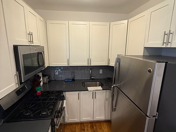 3rd image of 194 Stuyvesant Ave APT 1A