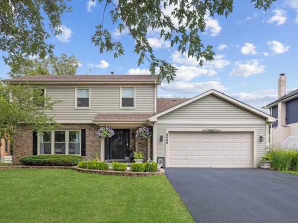 8425 Creekside Ln, Darien, IL 60561