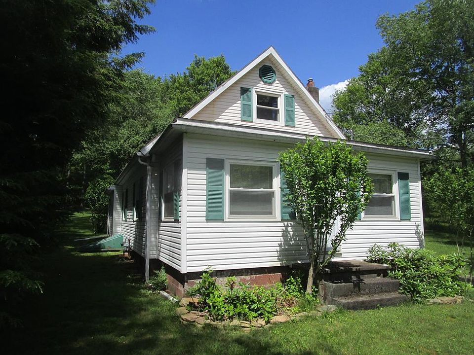 1st image of 716 Railroad St