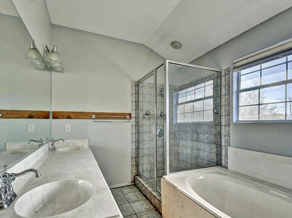 1403 Lantern Light Dr