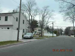 110 Beverly Rd, Babylon, NY 11702