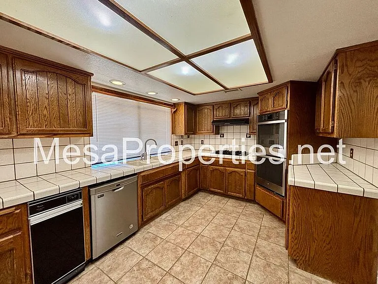 18642 Orange St — Photo 17