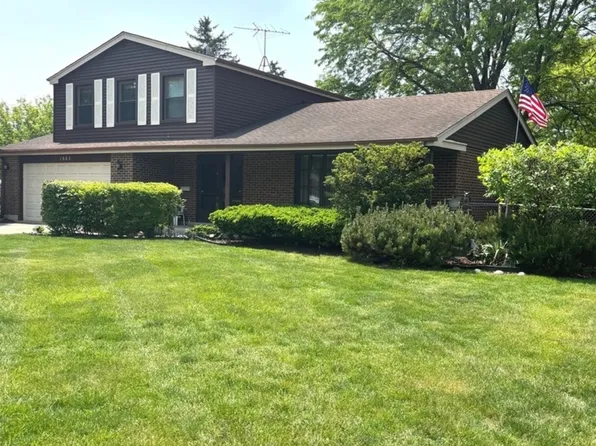 1602 S Surrey Ln, Arlington Heights, IL 60005