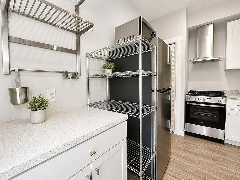 1015 Euclid Ave #5 — Photo 7