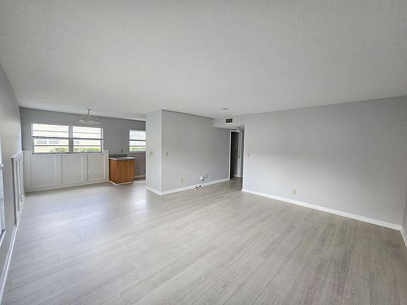 2nd image of 36 Pine Arbor Ln