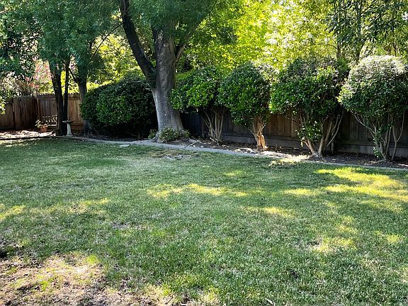 4th image of 3809 Five Mile Dr