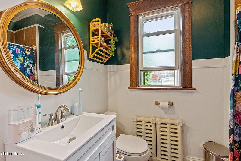 5th image of 553 Morris Street