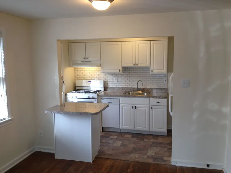 Jericho Manor Apartments — Photo 5