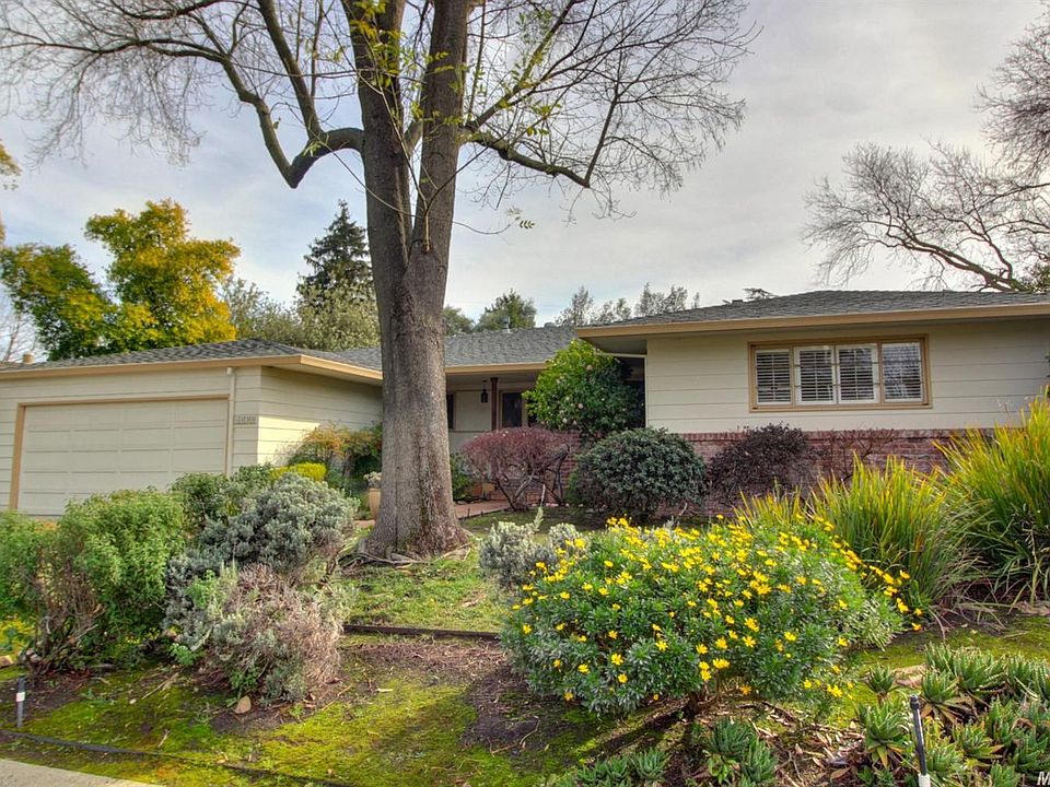 1st image of 4829 Crestwood Way
