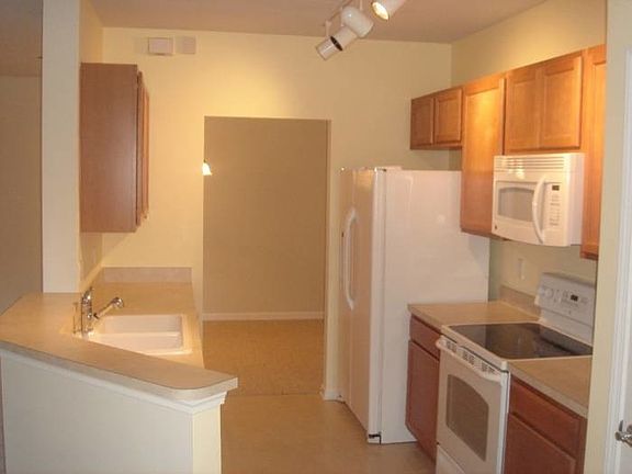 3rd image of 2088 Kings Palace Dr