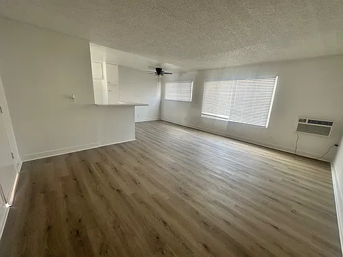 5548 Yarmouth Ave #15 Photo 1 5548 Yarmouth Ave #15 Photo 1