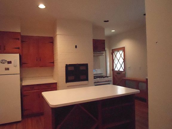 5th image of 22 Glen Ave