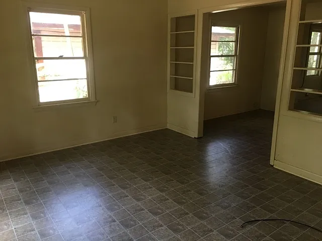 4916 Rightway Ave — Photo 3