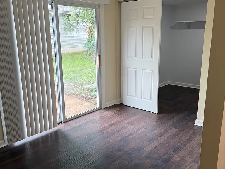 653 Carnathan Ct — Photo 13