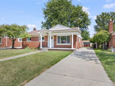2683 Longmeadow Dr, Trenton, MI, 48183