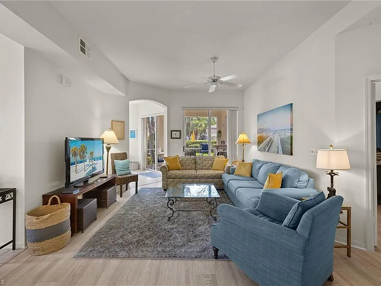 9050 Las Maderas Dr #101 — Photo 20