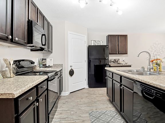 5th image of 7154 Riverbrooke St
