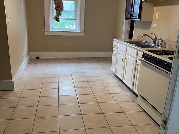 4th image of 745 Glendower Ave #E