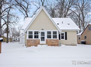 52 Holly St SW, Wyoming, MI 49548