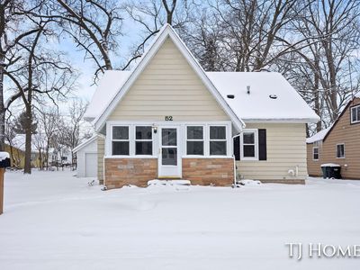 52 Holly St SW, Wyoming, MI, 49548