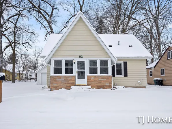 52 Holly St SW, Wyoming, MI 49548