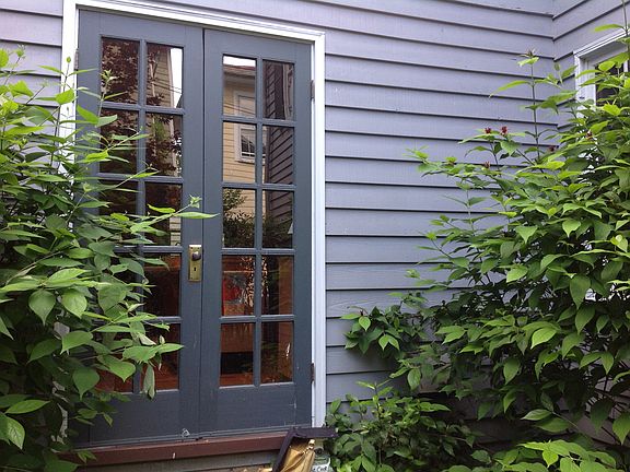 4th image of 104 N Liberty St