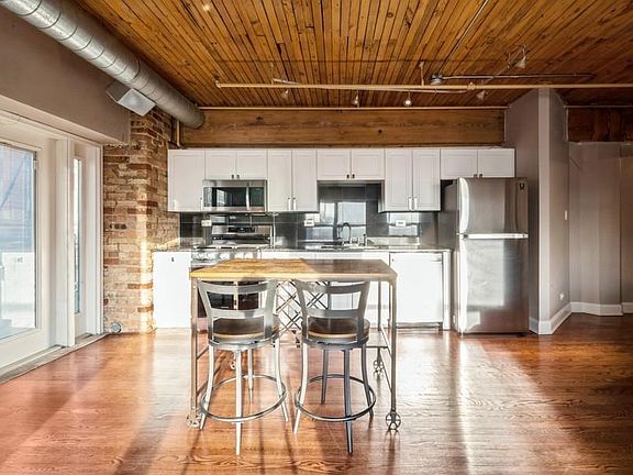 4th image of 1801 S Michigan Ave APT 201