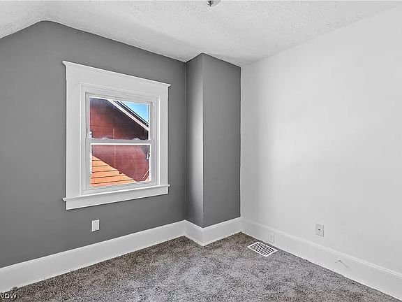 5th image of 1599 Hampton Rd