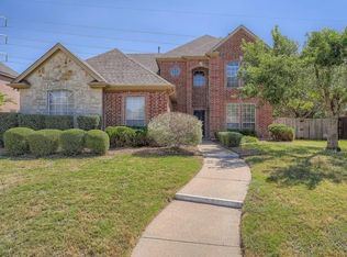 621 Palo Duro Dr, Hurst, TX 76054