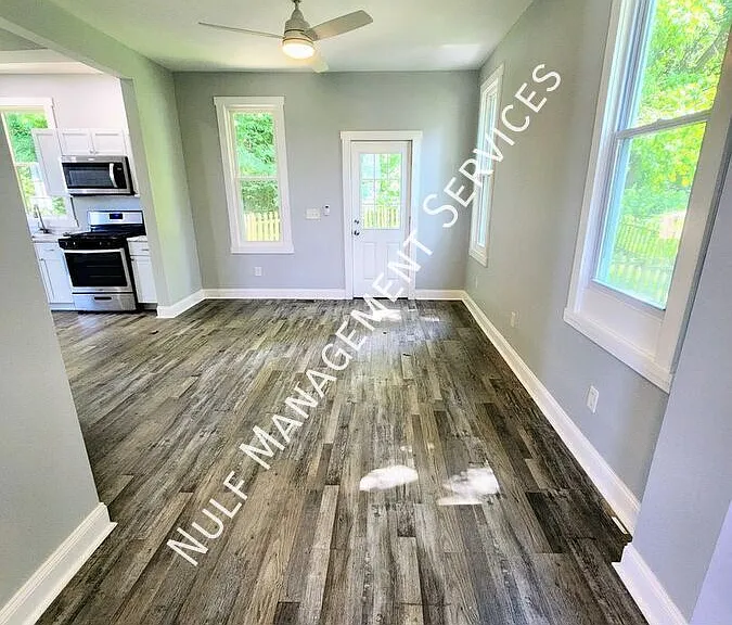 6320 Sawyer St — Photo 4