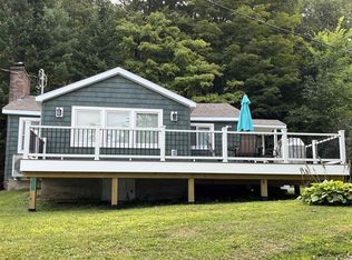 29 Cliff Dwellers Rd, Castleton, VT 05735