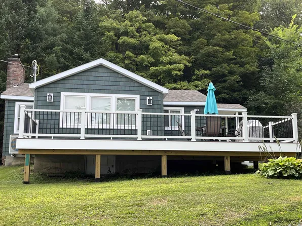 29 Cliff Dwellers Road, Castleton, VT 05735