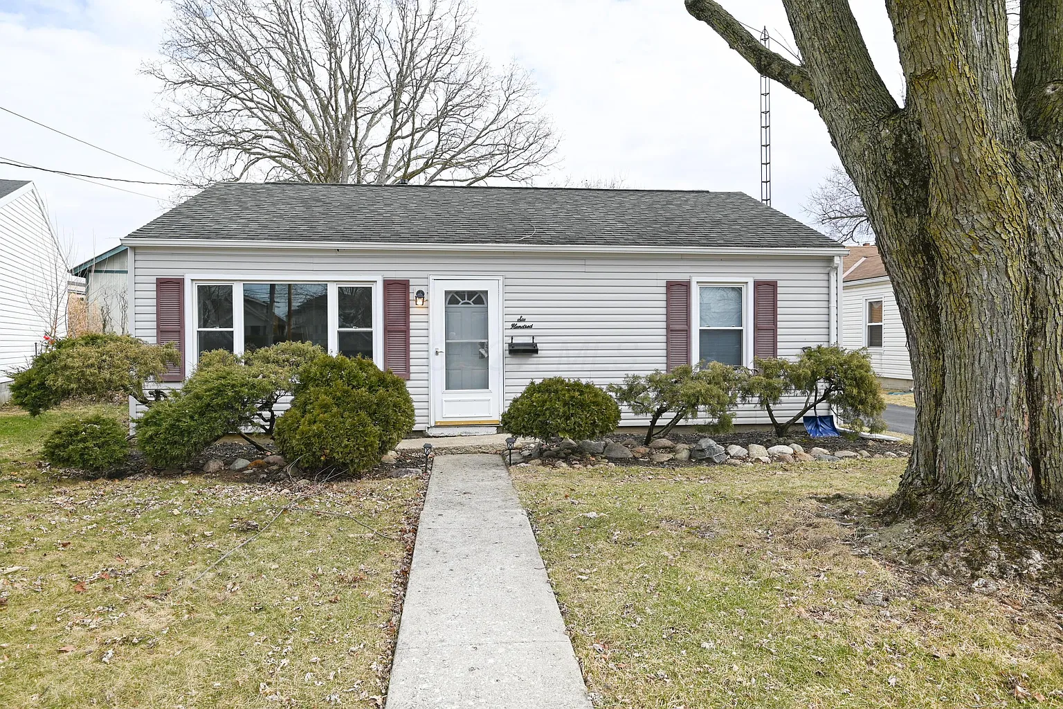600 Blaine Ave photo 1