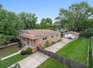 9043 S 49th Ct, Oak Lawn, IL 60453