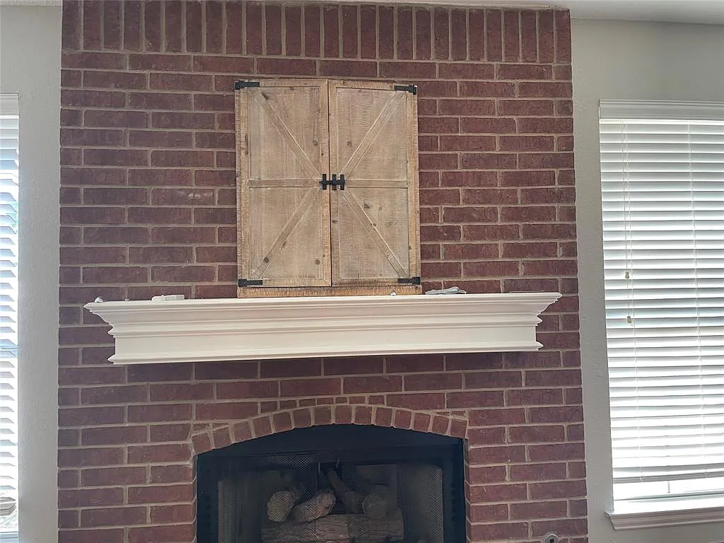 5 bed, 3.0 bath, 3196 sqft, $3,000 — Photo 3